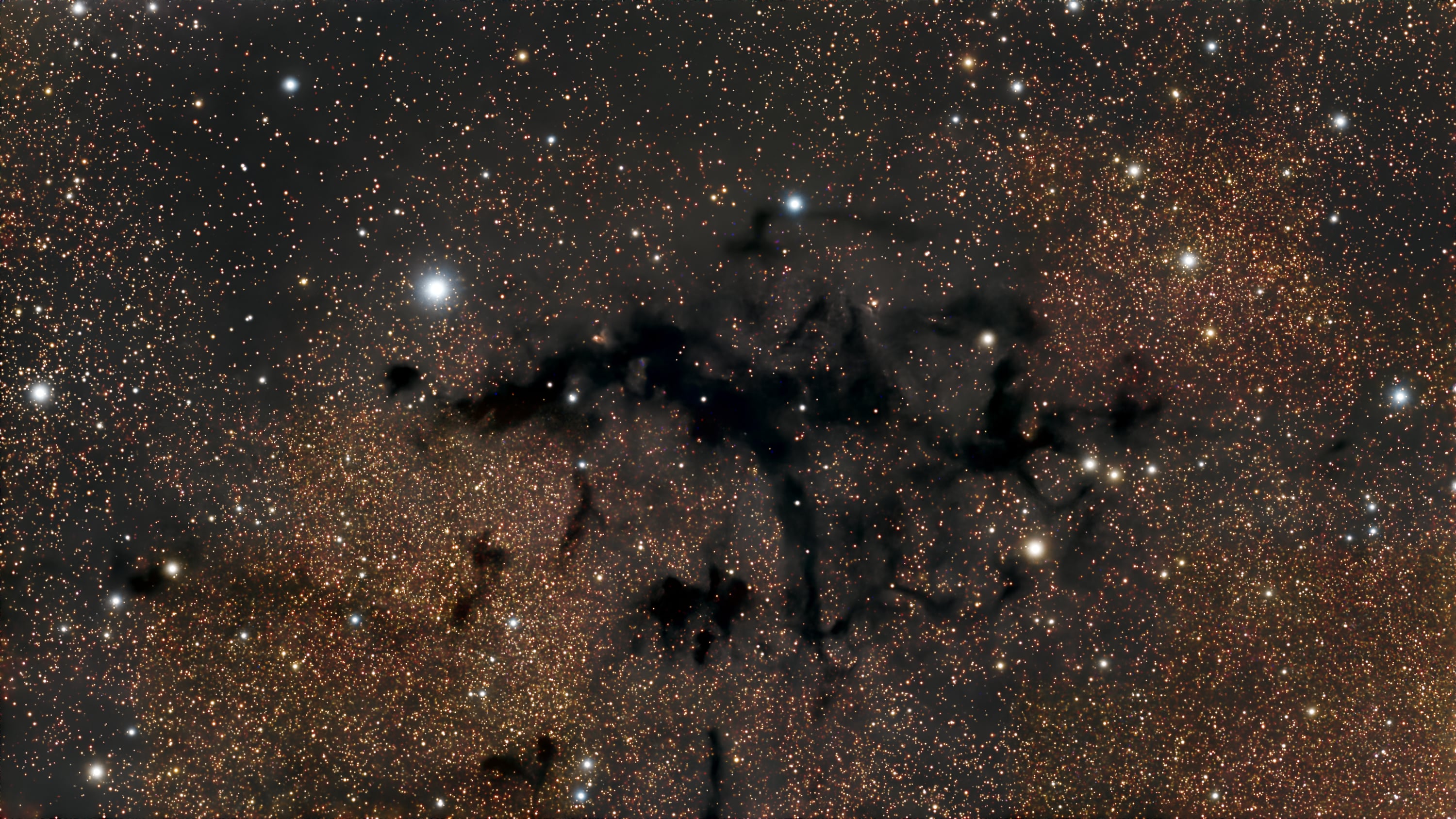 LDN 673 Nebuleuse sombre, 77x300s - Askar 71F et ASI585MC