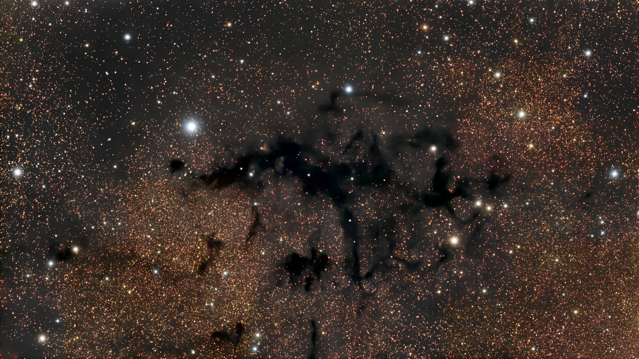 LDN 673 Nebuleuse sombre, 77x300s - Askar 71F et ASI585MC