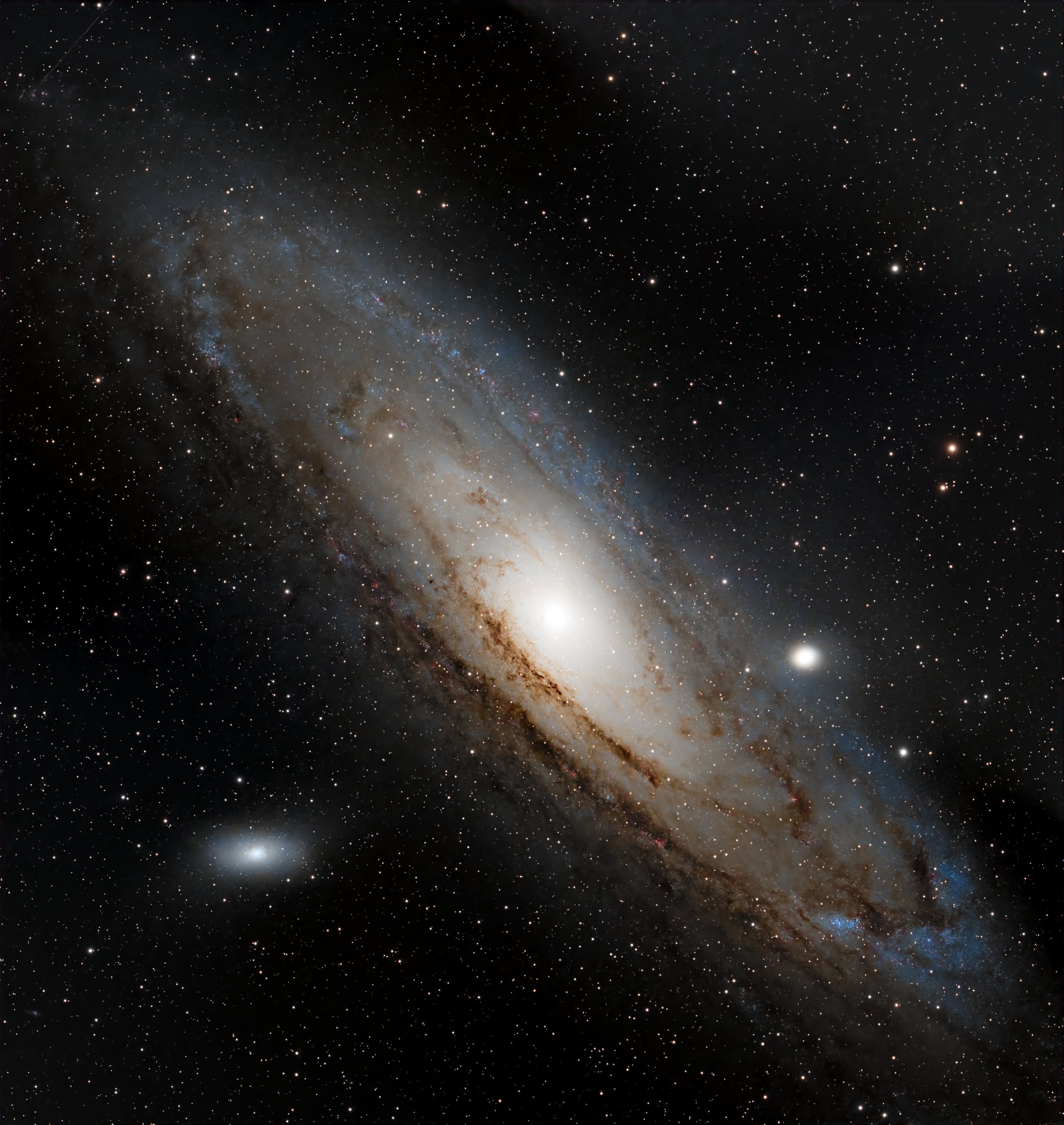 M 31 Galaxie d'Andromede, 138x180s - Askar 71F et ASI585MC