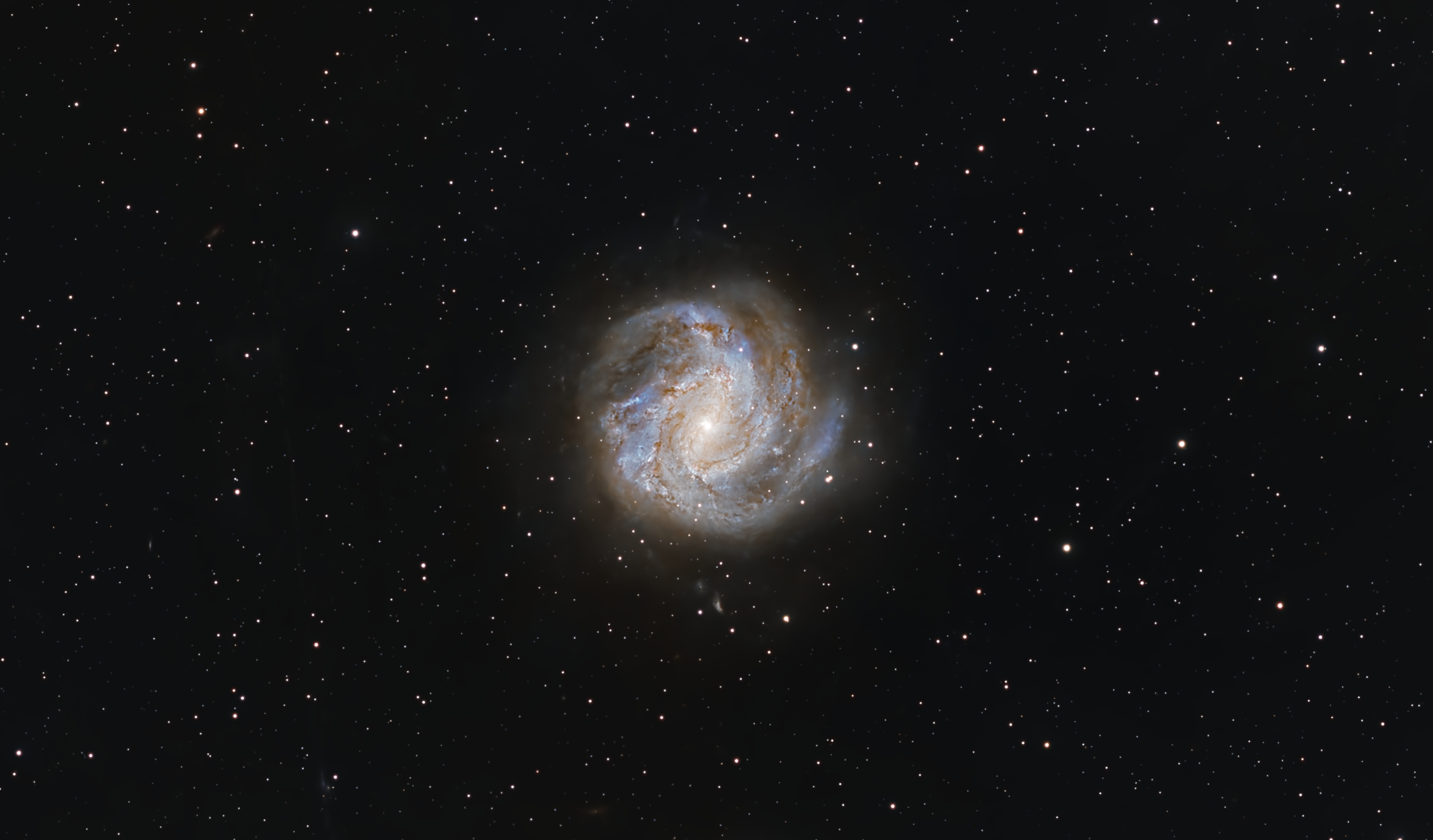 M 83 Galaxie de l'Hydre, 6×600s - Askar 71F et ASI585MC